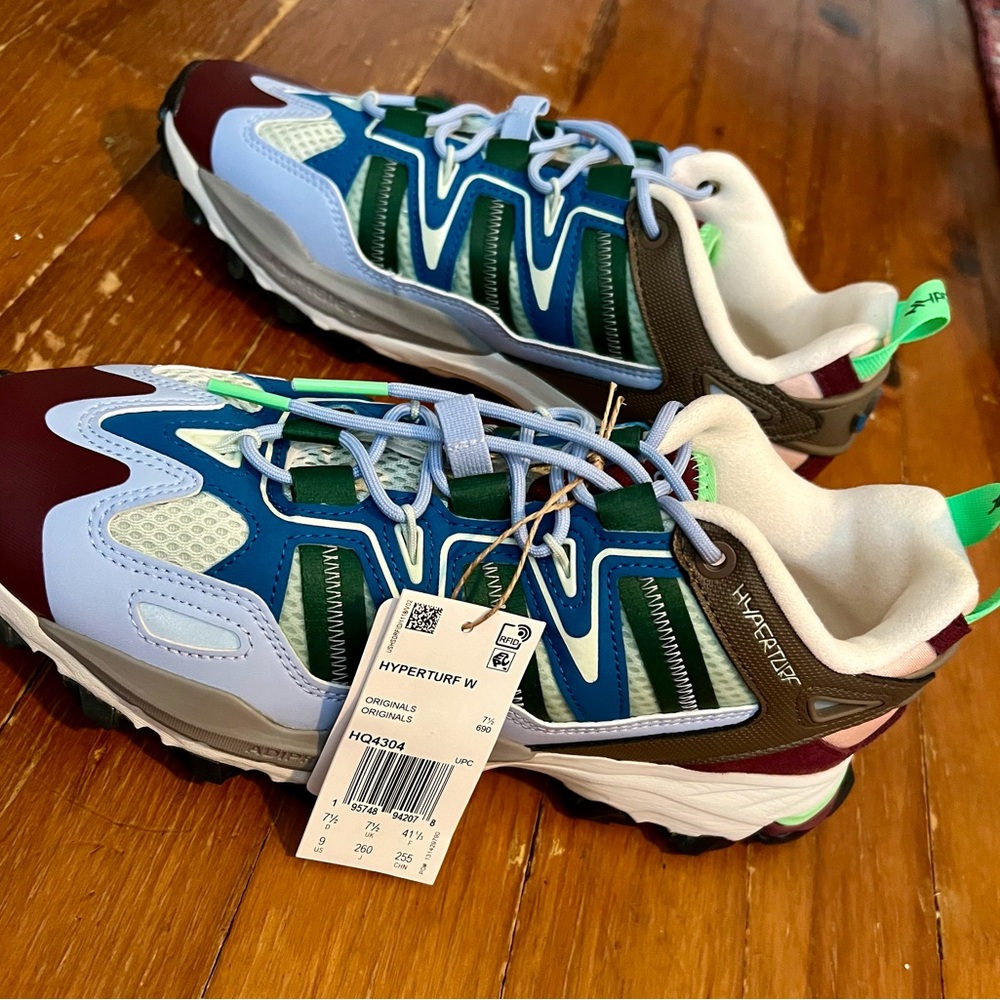 Women’s Adidas Hyperturf Adventure Sneakers Brand New